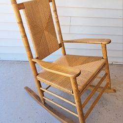 Crackle Barrel Rocking Chair, Great Condition, READ DESCRIPTION