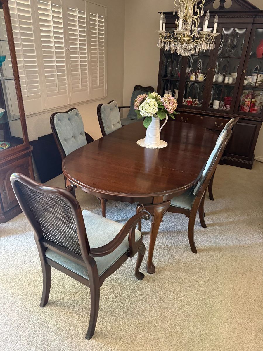 Dining Table Set - Ethan Allen 