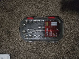 Husky 24 3/8 Socket Piece Rachet-Set