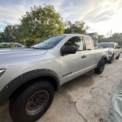 2017 Nissan Titan
