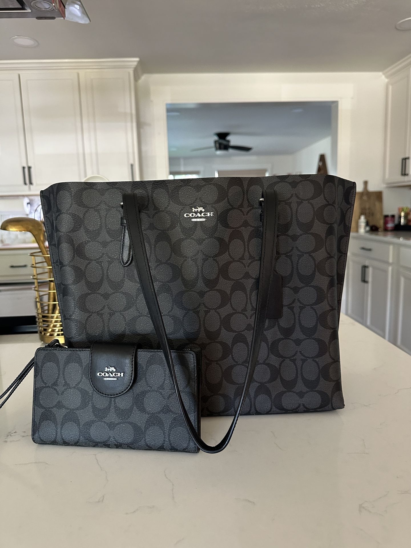 Authentic Coach Purse And Matching Wallet