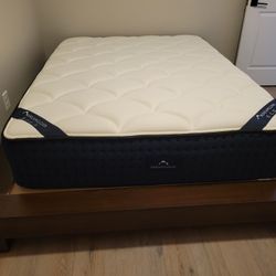Queen Size Memory Foam Bed