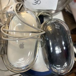 Vintage Apple Pro Mouse, specifically model M5769 from the early 2000s