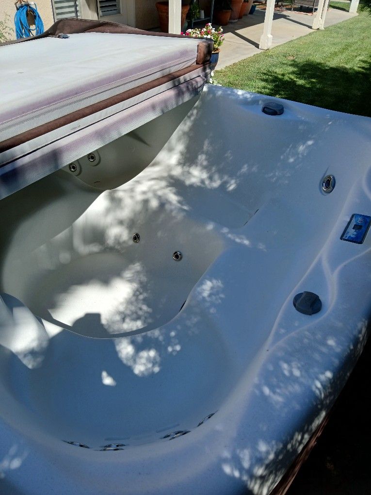 Hot Tub/ Spa