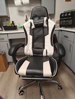 Gaming chair