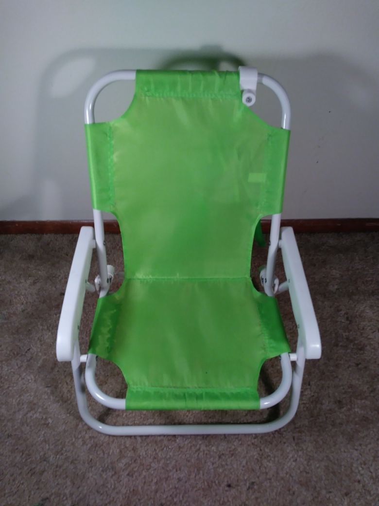 Toddler green lounge chair