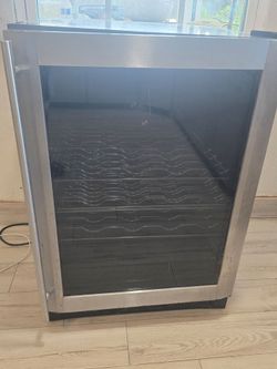 VISSANI WINE COOLER FRIDGE