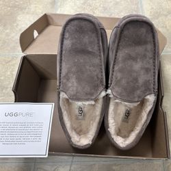 Men's Ugg Slippers, Barely Worn. Size 10, (Probably A Size 9 In Reality), Just To Tight For Me.
