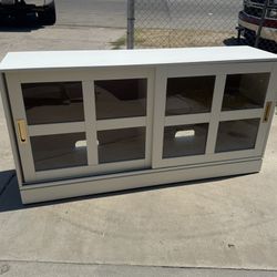 Tv stand (White) NEW IN BOX NOT ASSEMBLED 