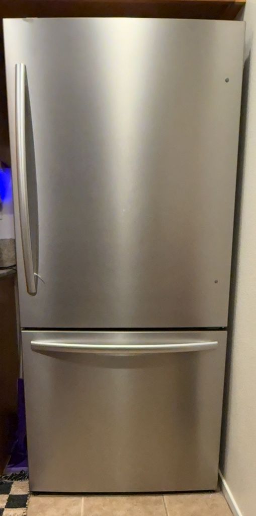 Mora Refrigerator