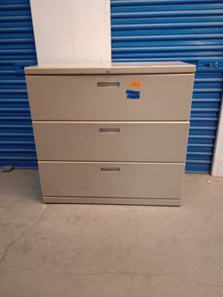 Solid metal storage cabinet/file Cabinet