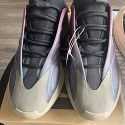 Yeezy 700 V3 “Fade Carbon”