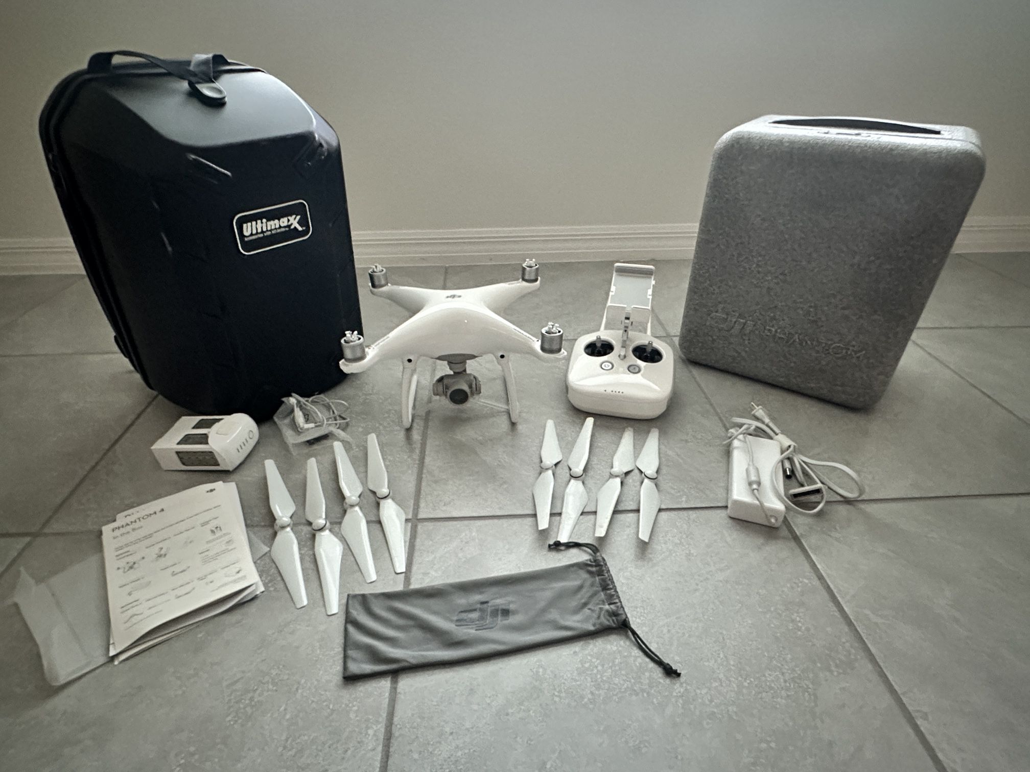 DJI Phantom 4 Drone 