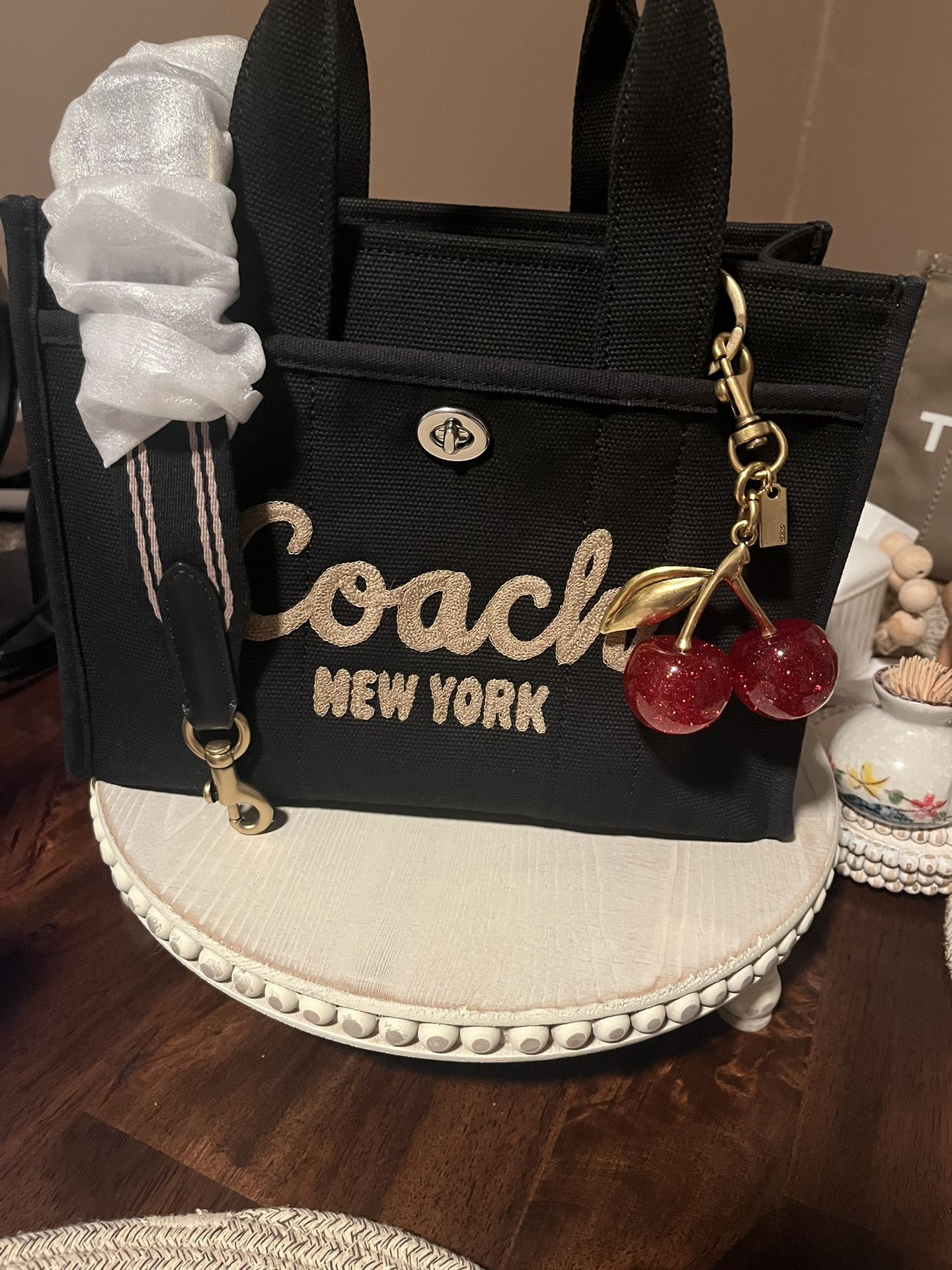 Authentic Cargo Coach Tote 26 🌸