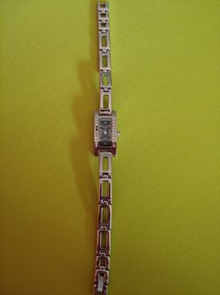 Gucci. Watch authentic $200.00