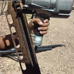 NAIL GUN
