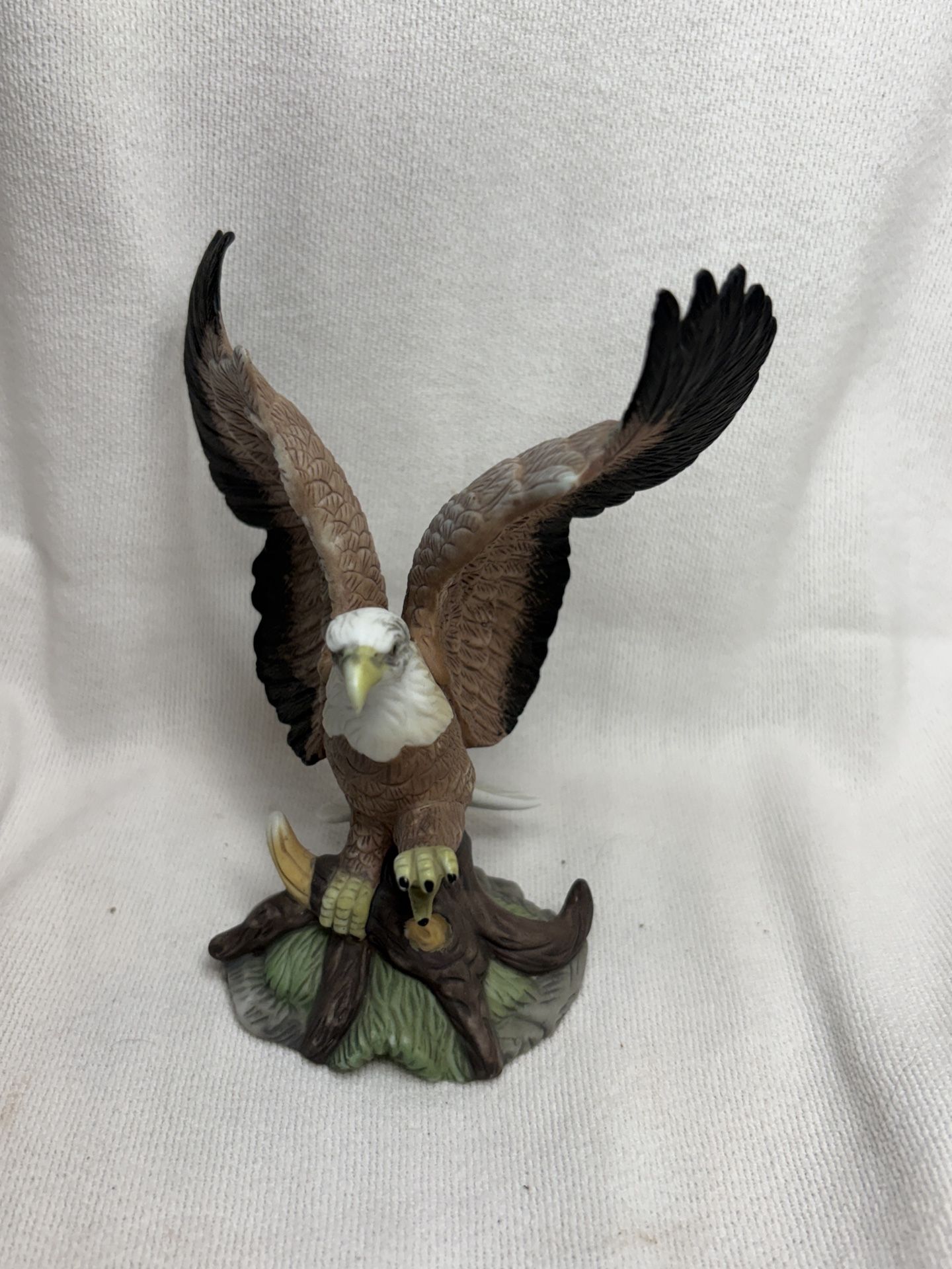 Beautiful Porcelain Eagle With It’s Wings Spread