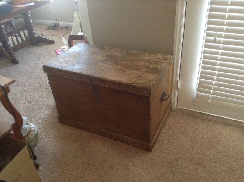 Painted primitive ice chest / cooler