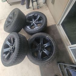 Chevy Midnight Edition Rims /285/45R22 Cooper Discovery At3 Tires