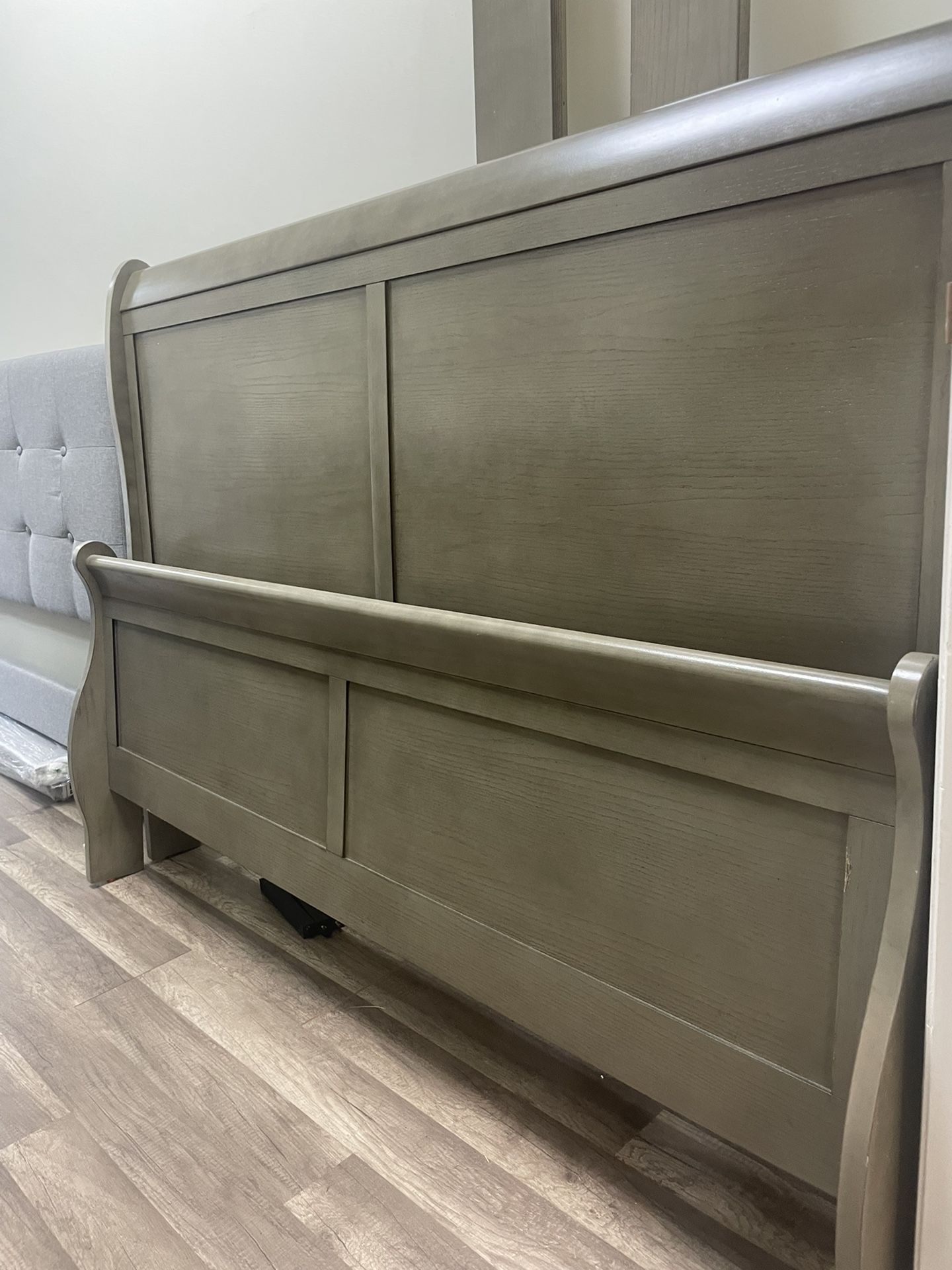 Queen distressed gray model bed frame Markdown