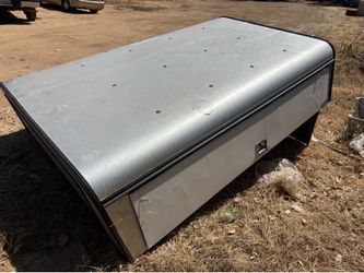 Camper shell