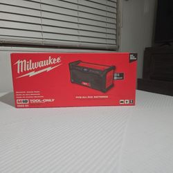 Milwaukee M18 Bluetooth Jobsite Radio (NEW)
