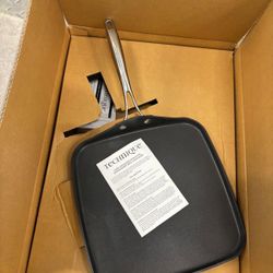 Professional nonstick Technique griller pan never been used, still new in the box $50