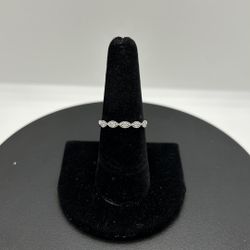 14KW .13CTW Wedding Band