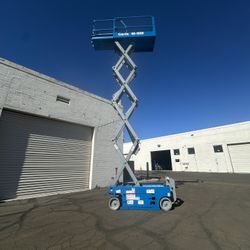 2015 Genie 19’ Scissor Lift
