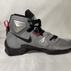 Nike LeBron 13 Lava Size 9.5