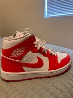WMNS  Air Jordan 1 Mid