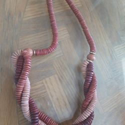 Collar. Color. Beich Y Cafe .precioso  Acabado