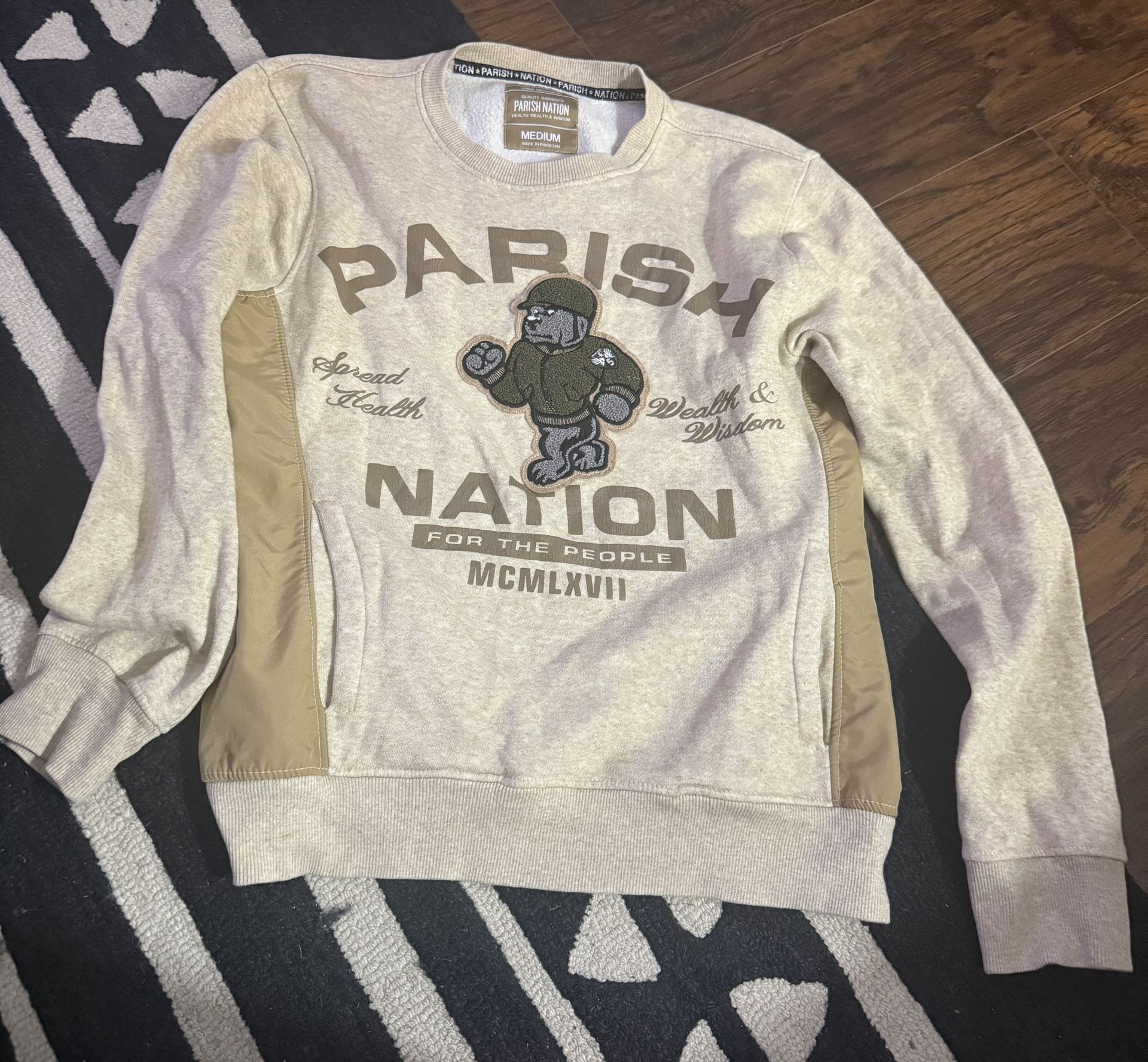 Preowned Parish Nation For The People Grey Sweatshirt Men’s Medium teddy bear