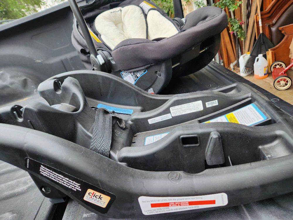 Baby Car Seat And Lockin Device