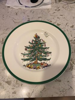Spode Christmas tree dinner plates-PENDING
