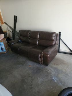 Brown Leather Automatic Recliner Couch 
