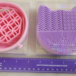 N. Peoria Brand Is Clair's 2 Count Make Up Brush Cleaners And  Stand Please Read  Description For Pick Up Location Options 