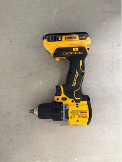 Dewalt atomic drill DCD794 with a 20v 2amp battery