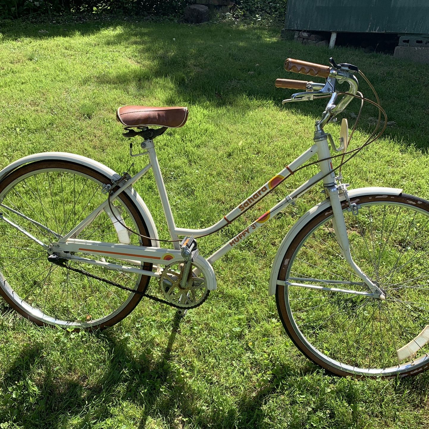 Vintage huffy online women's bike