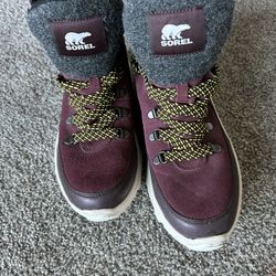 Women’s 8.5 Sorel Snow Boots 