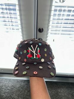 Custom New Era New York Yankees brown baseball cap with rhinestones and flowers