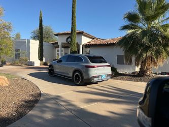 2025 Mercedes eqs suv
