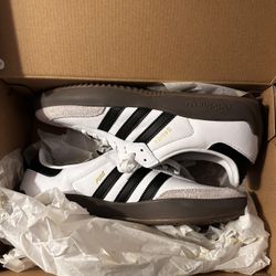 PUIG Samba white and black