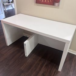 IKEA MALM Desk with pull-out panel White Dressing Table 59.5"W x 28.5"H x 25.5"D