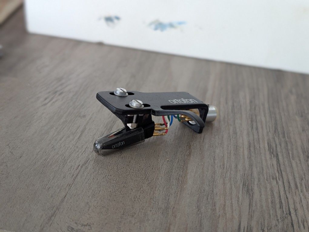 Ortofon OM Pro S Phono Cartridge Premounted On SH-4 Black Headshell