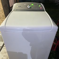 Whirlpool Cabrio White Top Loader Washer 