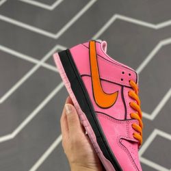 Nike SB Dunk w The Powerpuff Girls Blossom