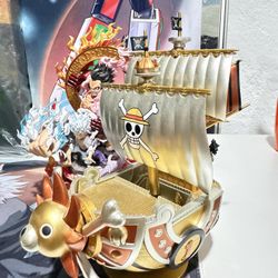 Thousand Sunny Strawhat Pirate Crew Ship. One Piece Anime Metallic Version