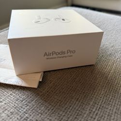 Apple Air Pods Pro With Wireless Charging Case