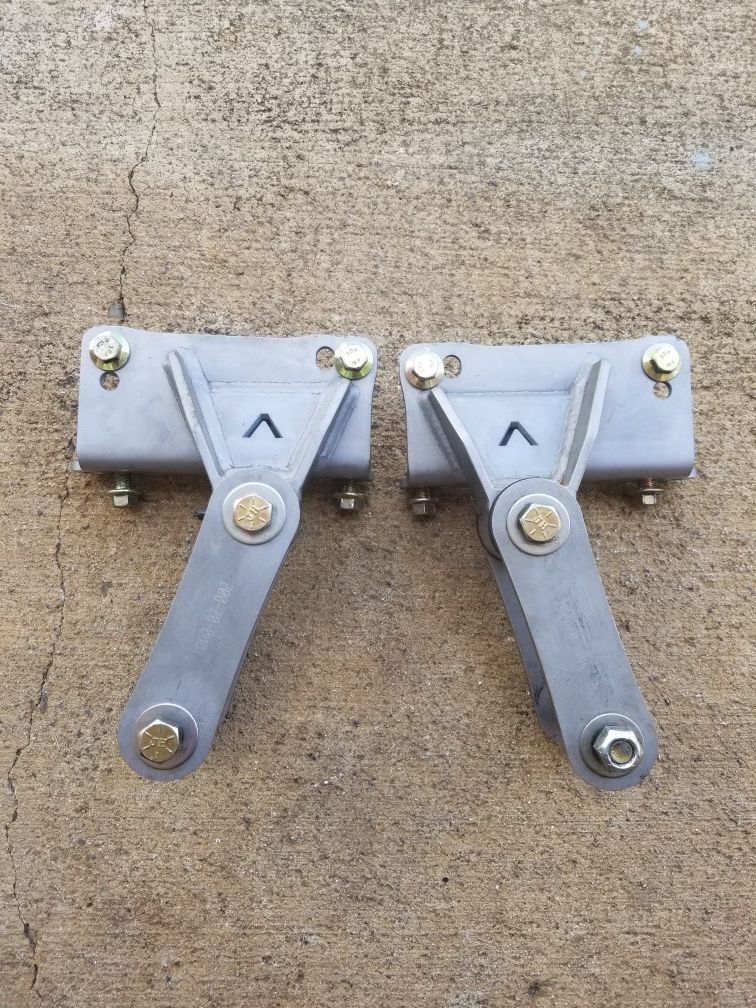 2005 - 2018 Toyota Tacoma 2nd & 3rd gen Archive Garage Premium Shackle Flip Lift Kit with 4.75" SS length shackles.
